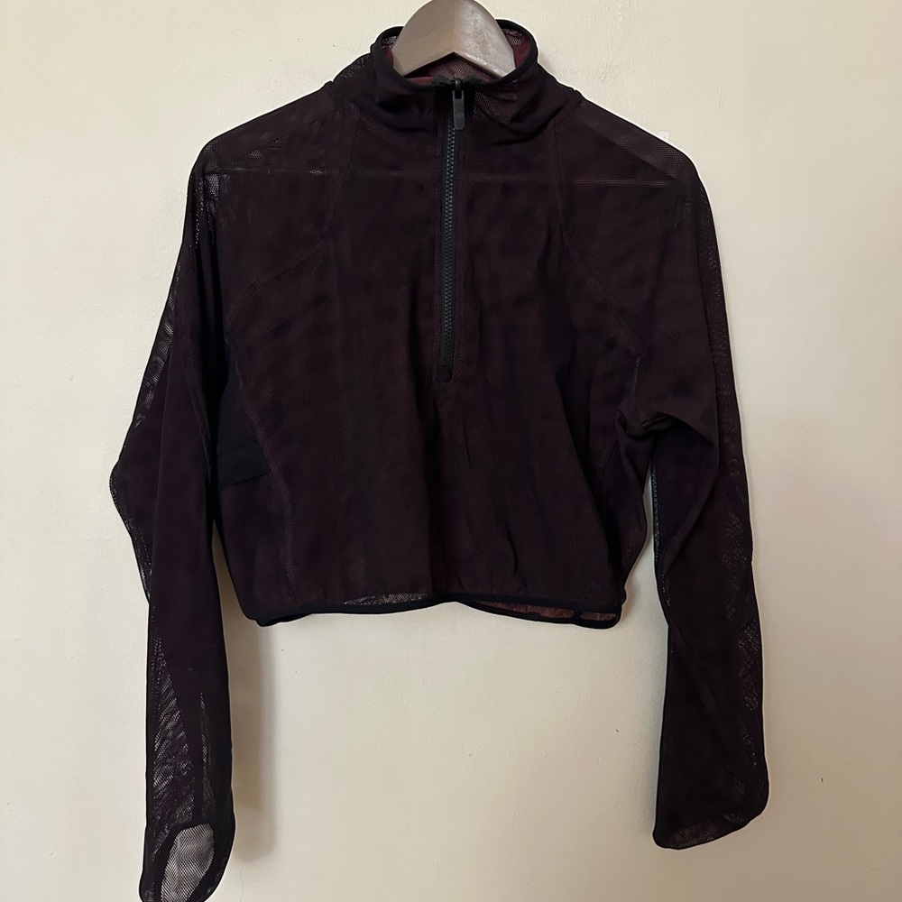 Lululemon Reversible Mesh 1/2 Zip
Black / Red Merlot! EUC - Picture 5 of 11